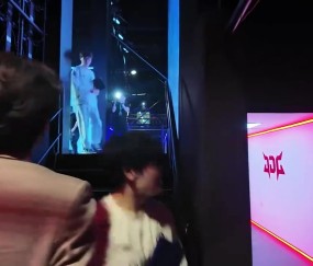 jinnianhui金年会IG发布后台视频:Daeny教练赛后庆祝