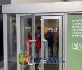 金年会国米新援苏西奇接受体检，向球迷打招呼&合影