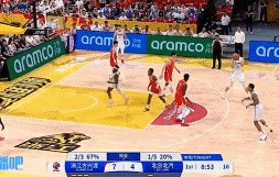 金年会体育攻防建功！周琦补篮+三分样样都有 防守还送出钉板大帽