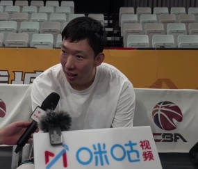 金年会金字招牌信誉至上周琦：眼镜戴了三场还在适应 也试了别的但还是选了原来的