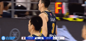 jinnianhui金年会上海长传前场王哲林扣篮 但主裁闫军表示上海叫了暂停2分无效