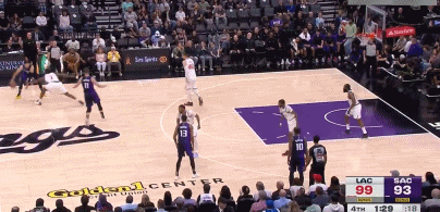 金年会体育挺身而出！拉文外线开火连中两记三分 帮助国王顽强咬住比分