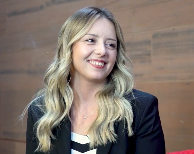 金年会金字招牌诚信至上😍兄真喜！美女裁判波兹诺娃将执法赵心童与威廉姆斯的决赛